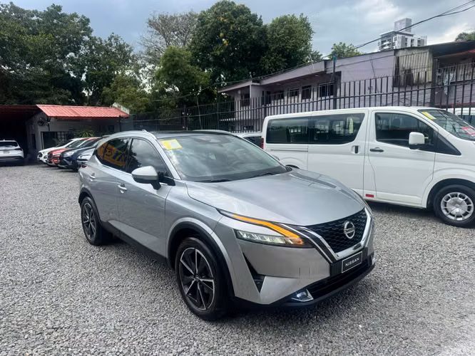 NISSAN QASHQAI 2023 TECHO PANORAMICO FULL EXTRAS - Imagen 4