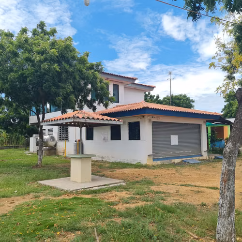 Venta de Propiedad en Condiciones Actuales (Excelente Ubicación Turística Cerca de Lago Dorado)