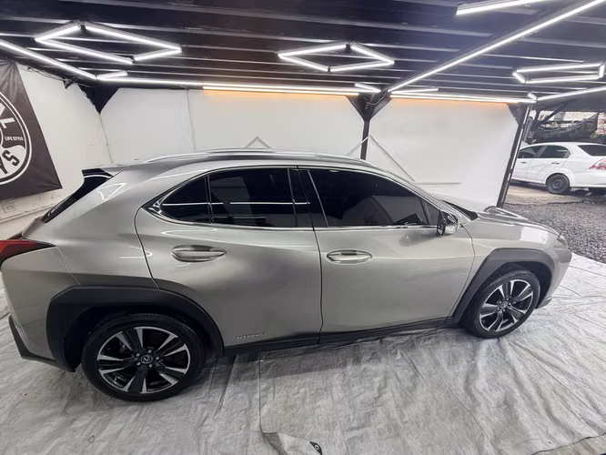 Lexus UX 250h 2022 bien cuidado y bajo consumo de gasolina