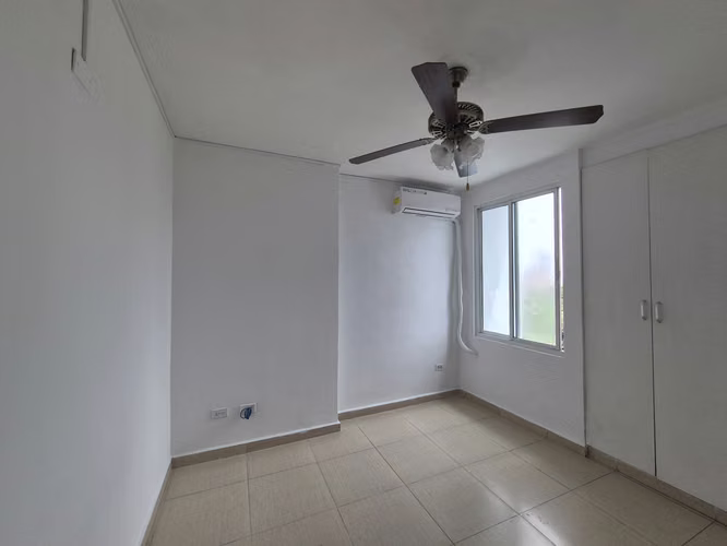 SE ALQUILA Apartamento céntrico en Carrasquilla – PH SUNFLOWER