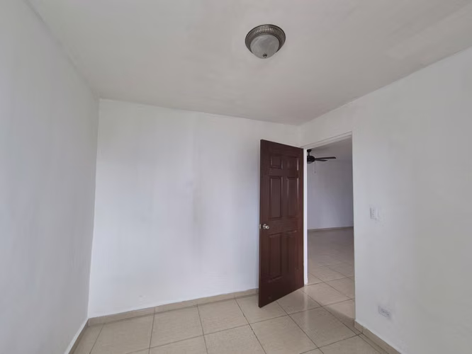 SE ALQUILA Apartamento céntrico en Carrasquilla – PH SUNFLOWER