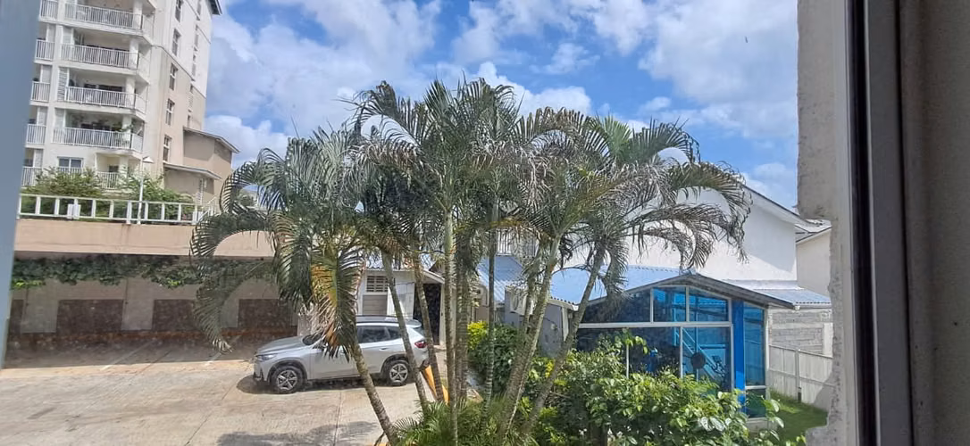 Alquilo apartamento en playa dorada