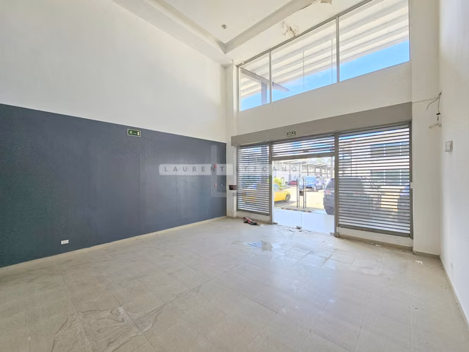 Venta Local Planta Baja Comercial/Oficina Remodelado Plaza Milla 8. Haga su oferta - Imagen 8