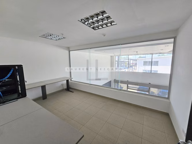 Venta Local Planta Baja Comercial/Oficina Remodelado Plaza Milla 8. Haga su oferta - Imagen 13