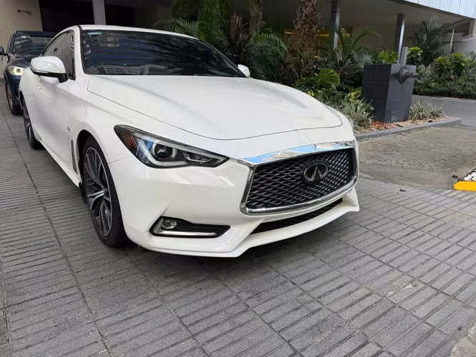 Infiniti Q60 Del 2020 EXCELENTE CONDICIONES