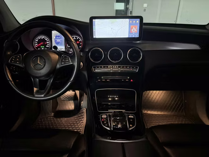 Mercedes Benz GLC250 DEL 2017 IMPECABLE - Imagen 7