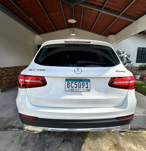 Mercedes Benz GLC250 DEL 2016 EXCELENTE ESTADO - Imagen 10