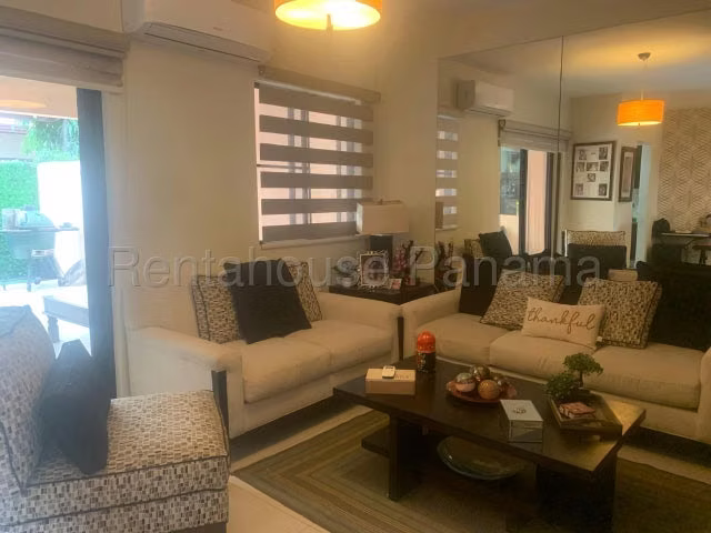 Venta de Casa en Panama Pacifico Woodland - Imagen 2