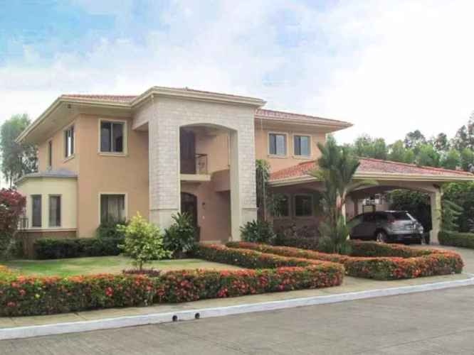 CASA AMPLIA COSTA DEL ESTE