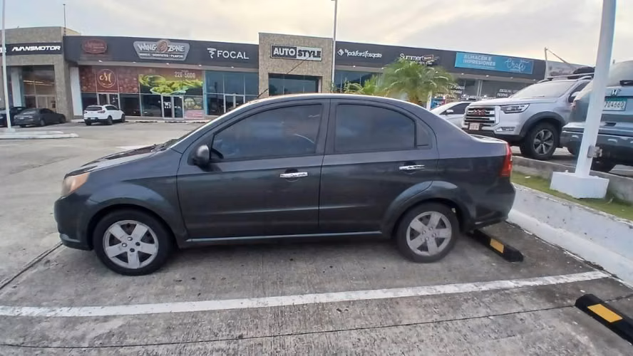 Auto Chevrolet Aveo 2015 - Precio negociable - Imagen 3