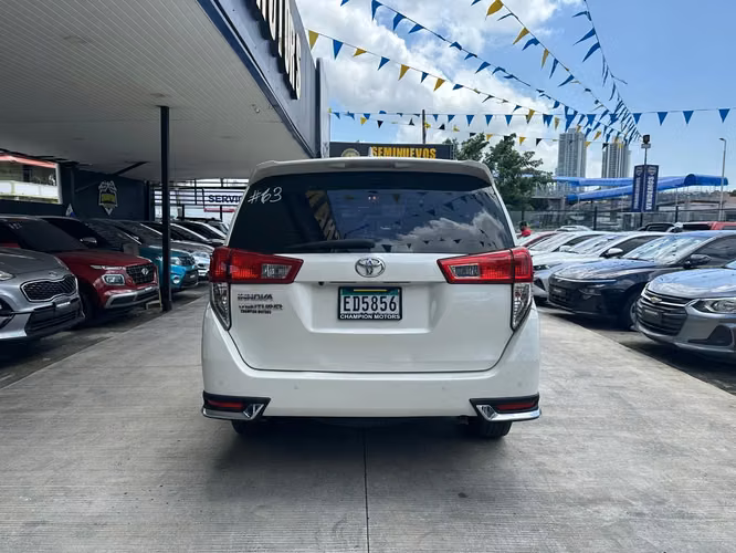 Toyota Innova 2022 - Imagen 4