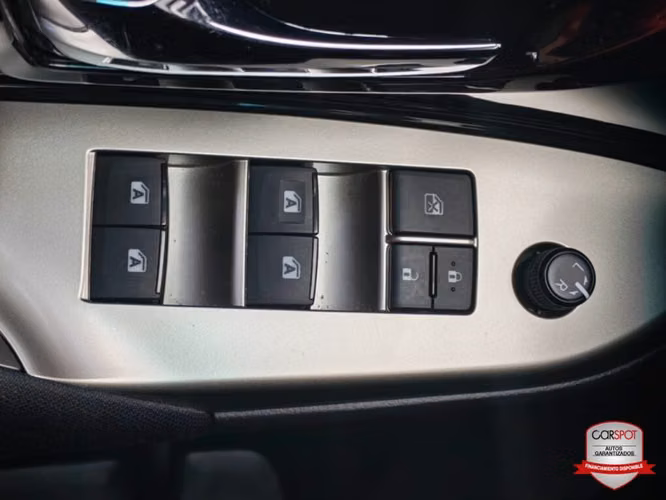 Toyota Innova Venturer 2022 Automática EE6060 - Imagen 15