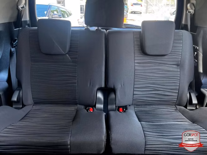 Toyota Innova Venturer 2022 Automática EE6060 - Imagen 8