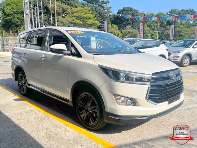 Toyota Innova Venturer 2022 Automática EE6060 - Imagen 3