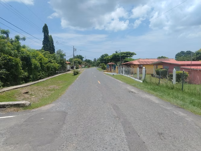 Lote en esquina para inversionista ideal para hostal Airbnb o hacer dos viviendas - Imagen 7