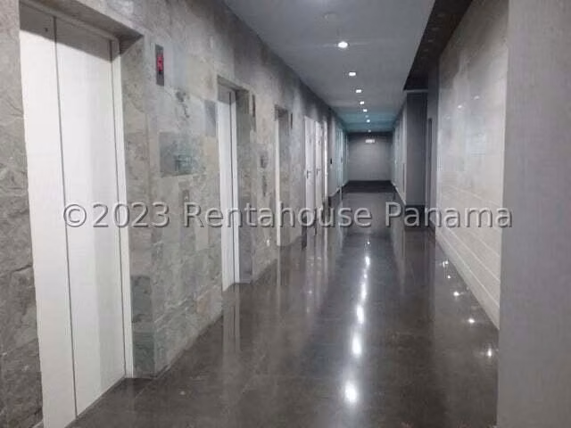 I5396GRR Venta de Oficina Comercial en Bellavista - Imagen 2