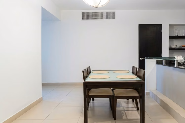 Apartamento en Avenida Balboa I con Balcón y Vista al mar - Imagen 7
