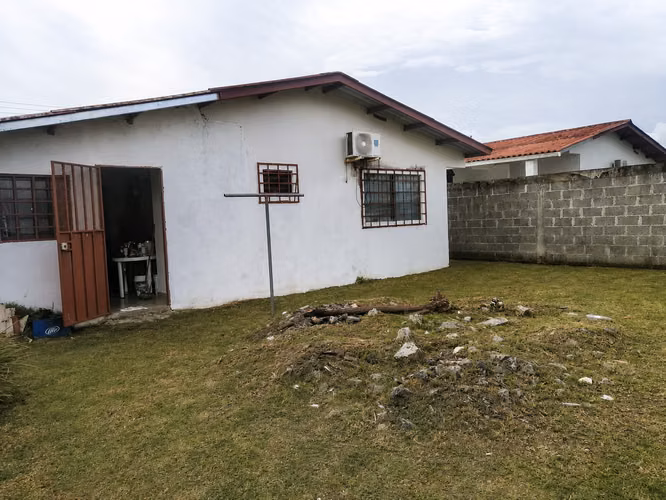Casa en Venta con Amplio Patio Verde Trasero PH Quintas del Lago Panamá Norte - Imagen 2
