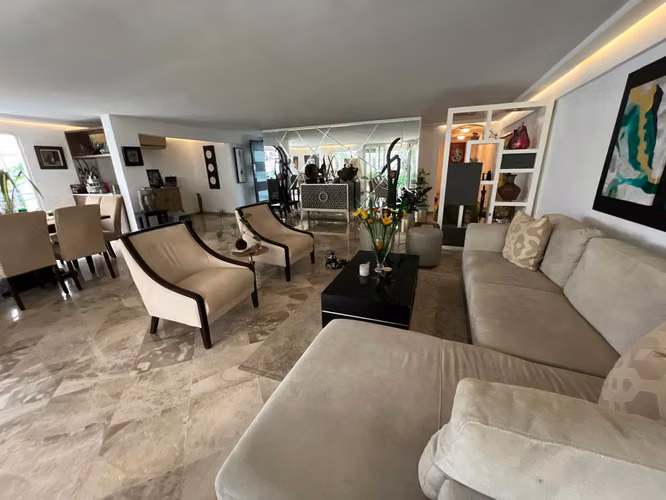 Altos del Golf. 240mts 3r 3.5b patio cbs $475,000.00neg - Imagen 5