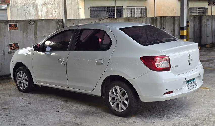VENDO RENAULT LOGAN 2018 1.6 LITROS 4 CILINDROS TRANSMISIÓN AUTOMATICA $3850 NEGOCIABLE - Imagen 3