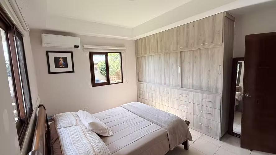 Vendo Hermosa Casa en Villa Dorada en Chitré - Imagen 12