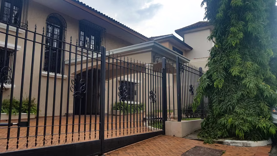 VENDO  Casa con Piscina en Los Guayacanes  en Hato Pintado 756m2 - Imagen 6