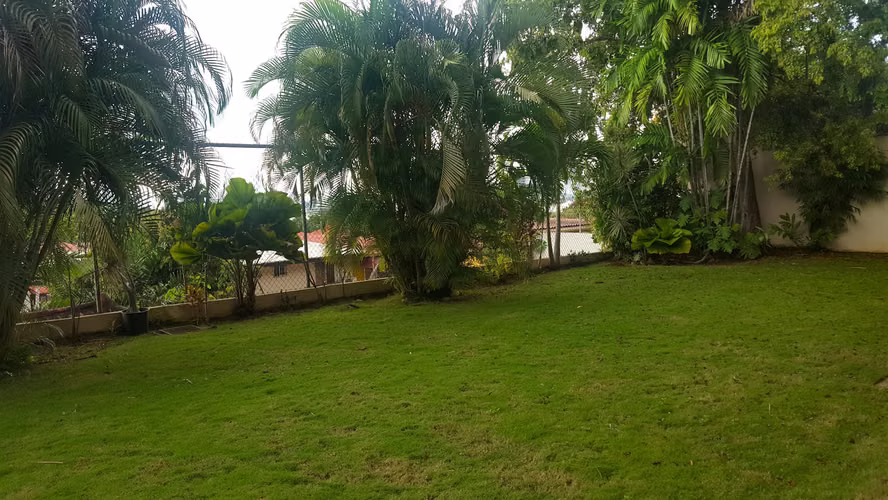 VENDO  Casa con Piscina en Los Guayacanes  en Hato Pintado 756m2 - Imagen 19