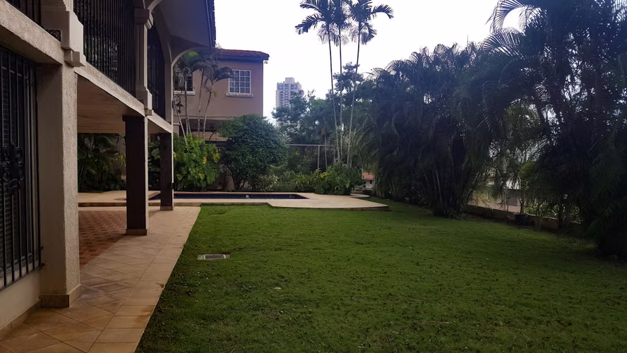 VENDO  Casa con Piscina en Los Guayacanes  en Hato Pintado 756m2 - Imagen 16