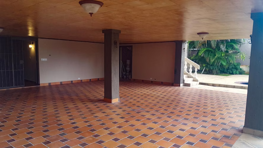VENDO  Casa con Piscina en Los Guayacanes  en Hato Pintado 756m2 - Imagen 20