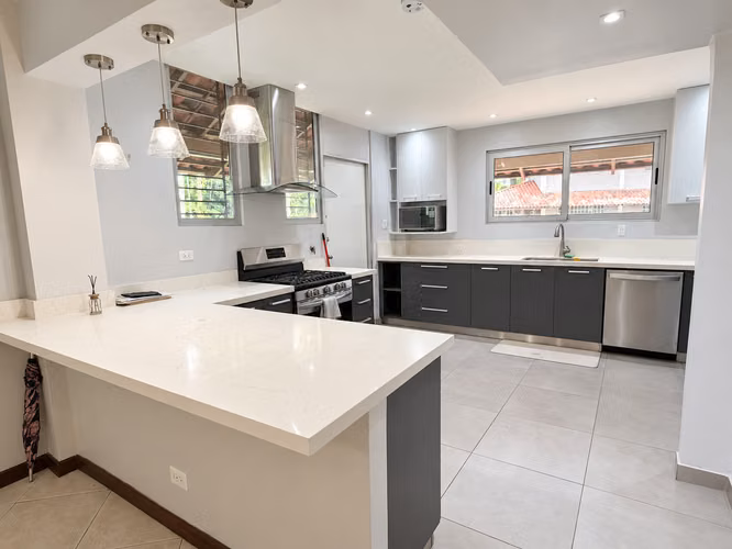 Casa unifamiliar de 4 recámaras en Clayton - Imagen 7