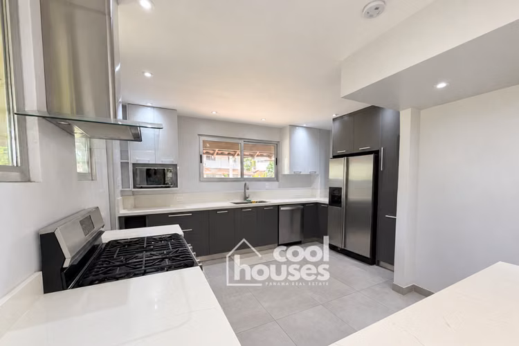 Casa unifamiliar de 4 recámaras en Clayton - Imagen 2
