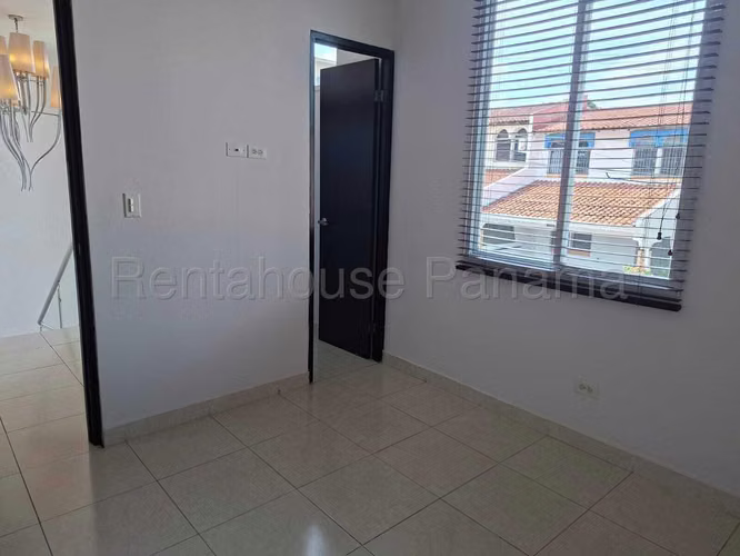 ALQUILO Casa Adosada en la Alameda, Betania. 175m2