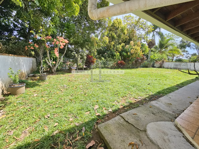 Venta Casa Unifamiliar Urbanización La Meseta - Las Cumbres. Haga una oferta