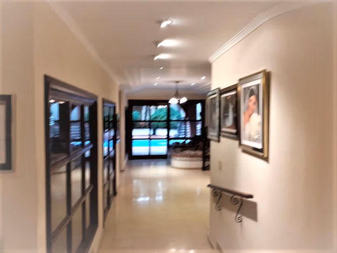 LA ALAMEDA, hermosa residencia tipo colonial remodelada 587mts2 con 2niveles.