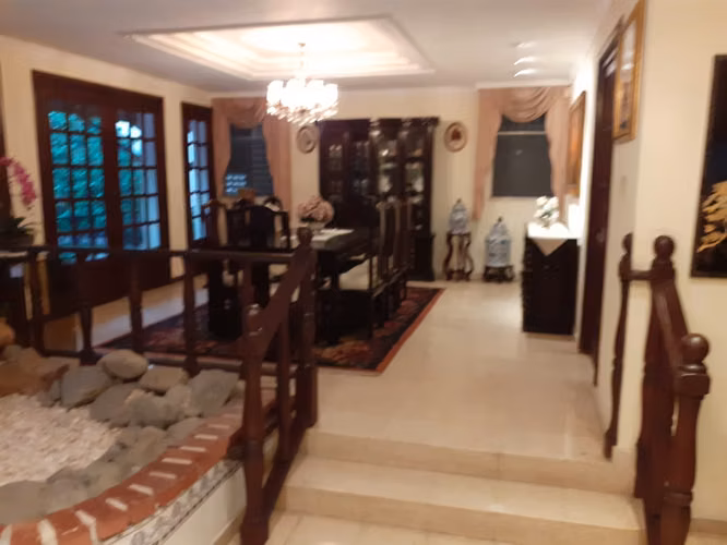 LA ALAMEDA, hermosa residencia tipo colonial remodelada 587mts2 con 2niveles.
