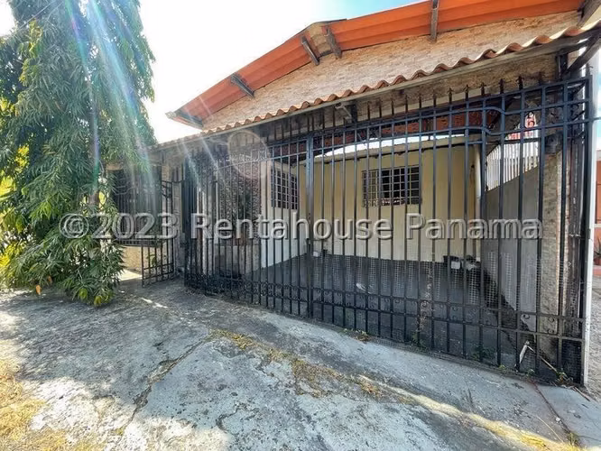 Venta de Casa en Brisas Del Golf La Arboleda KC