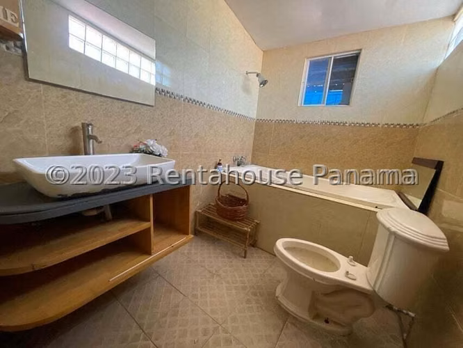Venta de Casa en Brisas Del Golf La Arboleda KC