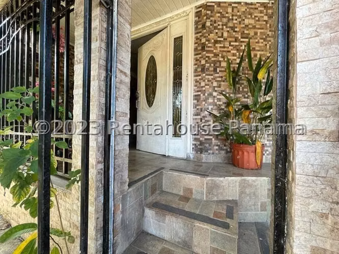 Venta de Casa en Brisas Del Golf La Arboleda KC
