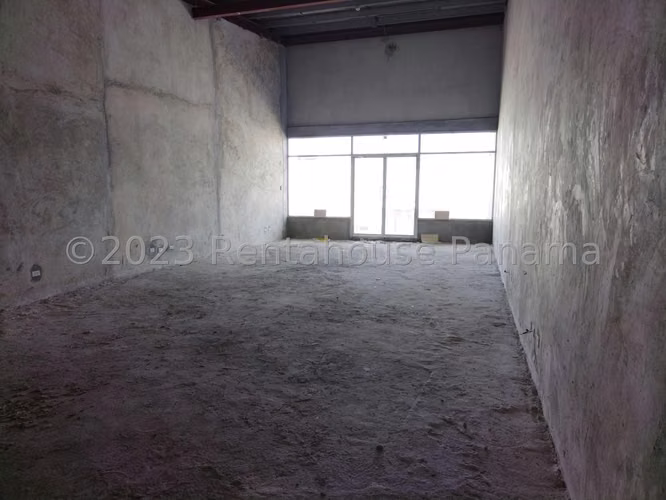 Sale of Commercial Premises in Brisas Del Golf, C.C. Brisas Branch Manuel F Zarate