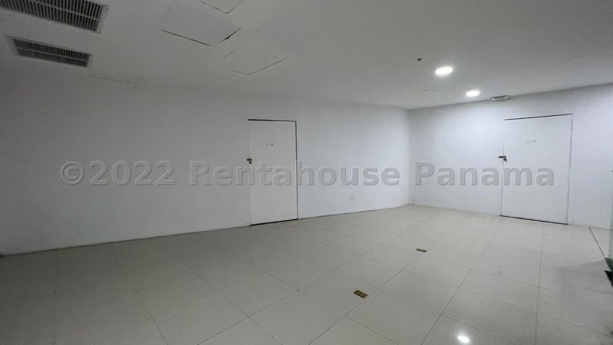 Venta de Local Comercial en Via España, Worldwide Plaza, (Solo Cliente Directo)