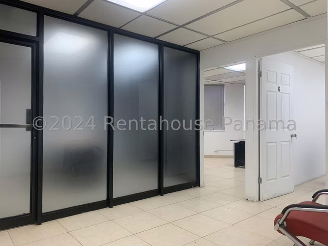Venta de Oficina en Bellavista Edificio Universal EC