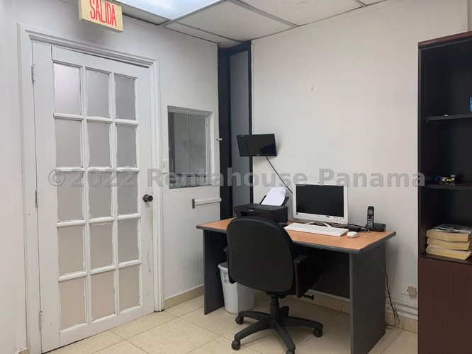 Venta de Oficina en Bellavista Edificio Universal EC