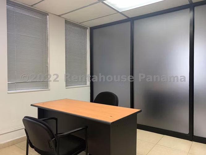Venta de Oficina en Bellavista Edificio Universal EC