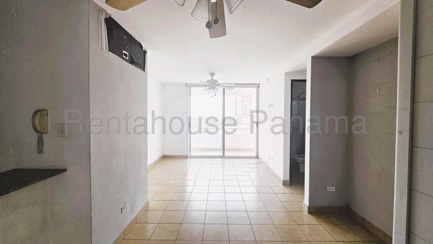 Apartamento en Venta en Parque Lefevre JG