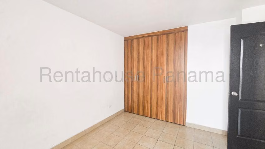 Apartamento en Venta en Parque Lefevre JG