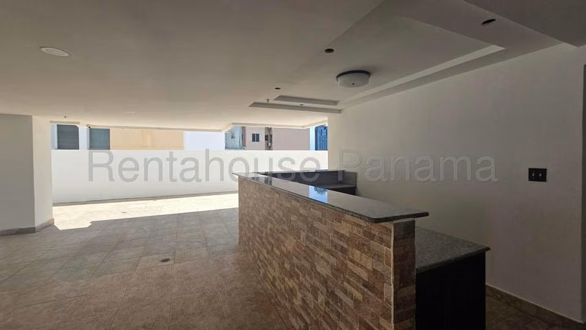 Apartamento en Venta en Parque Lefevre JG