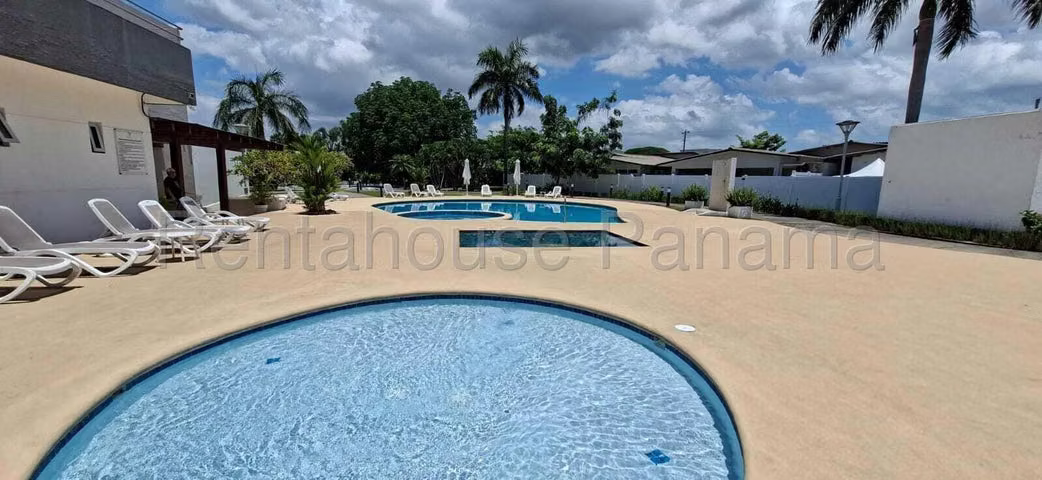 Casa en Venta en Costa Sur JG
