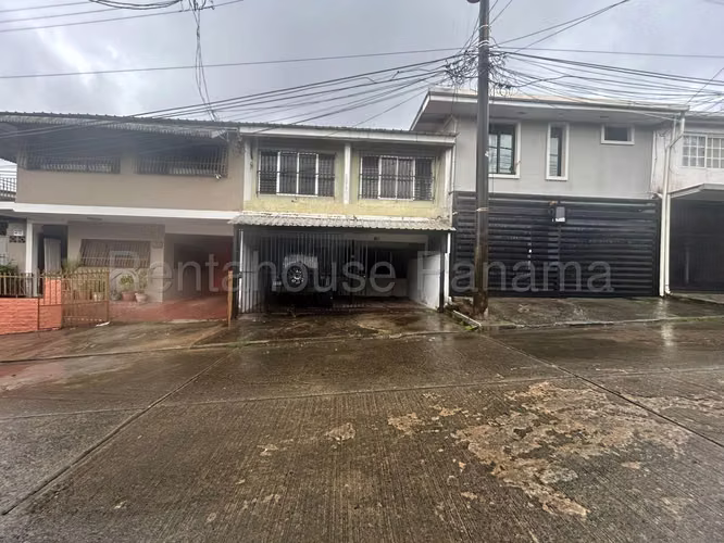 Venta de Casa Dúplex en Villa Soberanía, Betania 27-1905GG