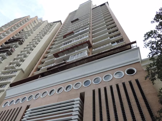 Venta de Apartamento de 231 m2 en PH Terranova, El Cangrejo 27-2050GG