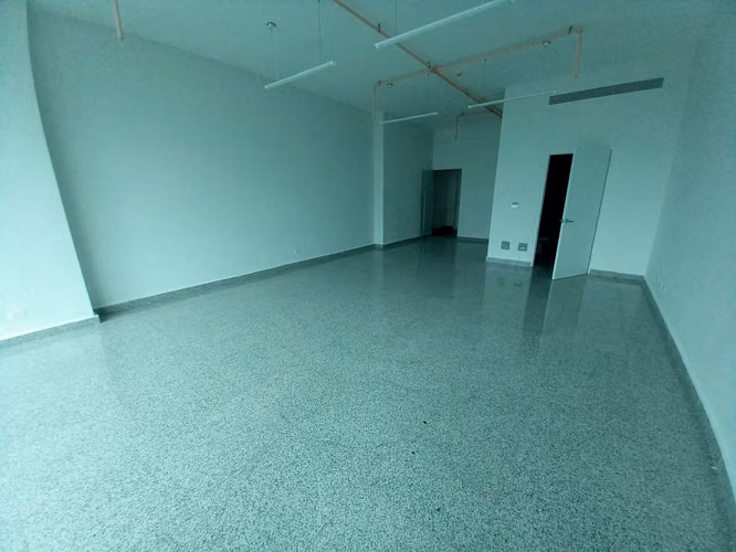 Peninsula Center. Costa del Este. Oficina 75mts terminada $1100.00 - Imagen 4